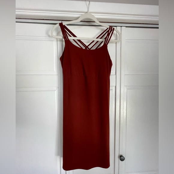 Athleta Hyper Focused Strappy Dress - Picture 4 of 8